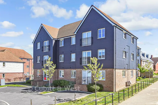 Clay Vale, Faygate, RH12, photo 1