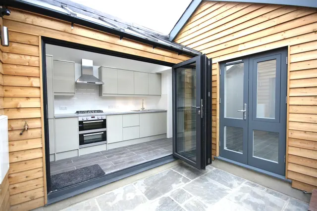 Sheen Lane, East Sheen, SW14, photo 1