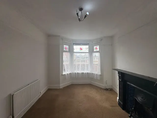 Corporation Road, NP19, photo 2