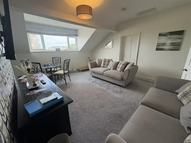 Photo 2 — Albion Crecsent, Scarborough YO11 2LL