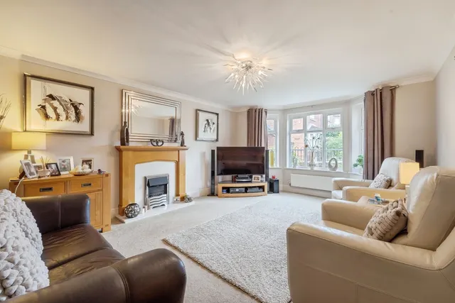 Shalemere Court, Atherton, M46, photo 2