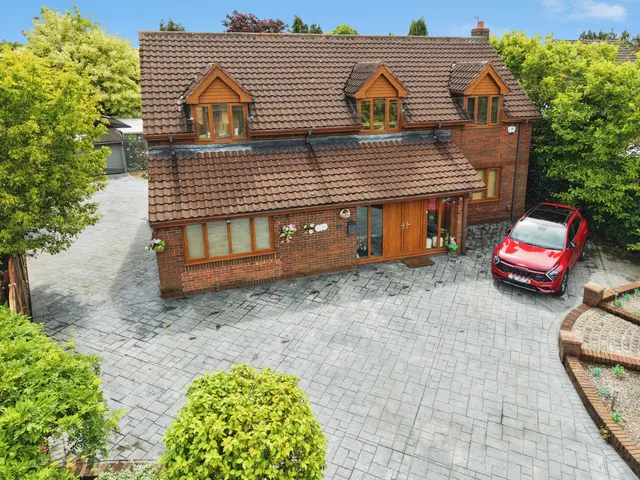 Avery Road, Haydock, WA11, photo 1