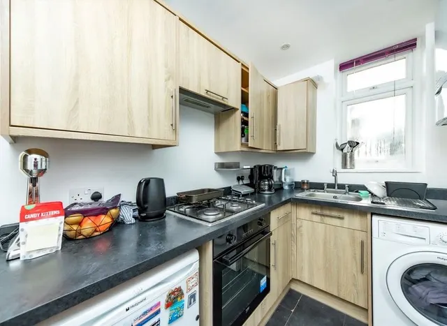 Bentworth Road, Shepherds Bush, W12, photo 3