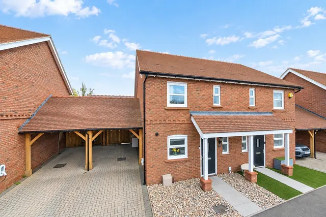 Fitzjohns Drive, Hertford, SG14, photo 1