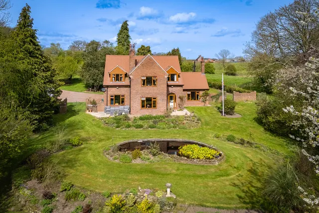 Haughton, Ellesmere, photo 1