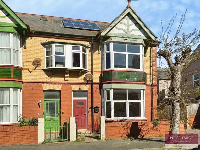 South Avenue, Rhyl, Denbighshire, LL18 1HU, photo 1