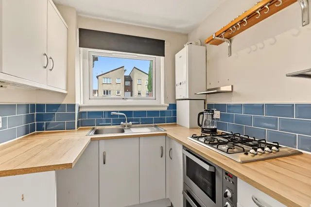 Alyth Drive, Polmont, FK2, photo 2