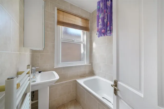Lordsmead Road, London, photo 2