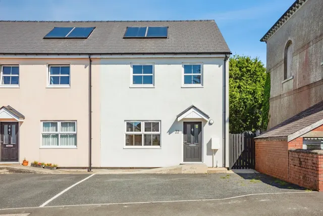 Heol Dewi, Newcastle Emlyn, SA38, photo 1