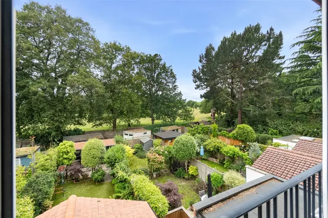 Photo 2 — Laurel Road, Hampton Hill, TW12 1JL