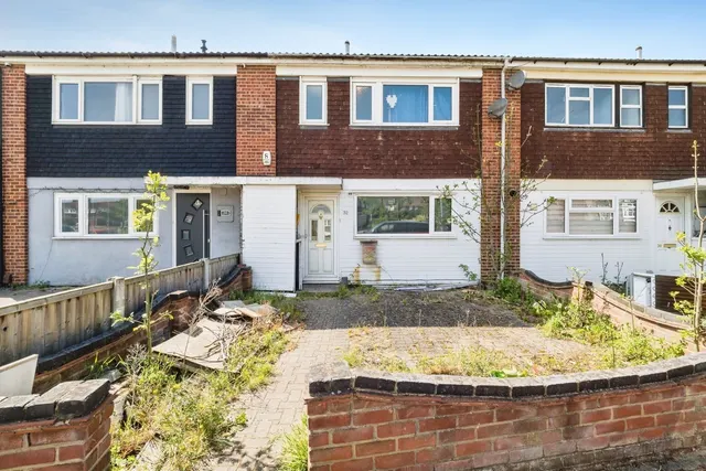 Neave Crescent, Romford, RM3, photo 1