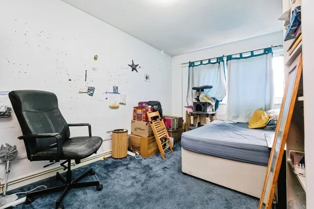 Photo 3 — Neave Crescent, Romford, RM3