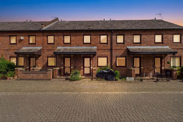 Fewster Way, York, YO10, photo 1