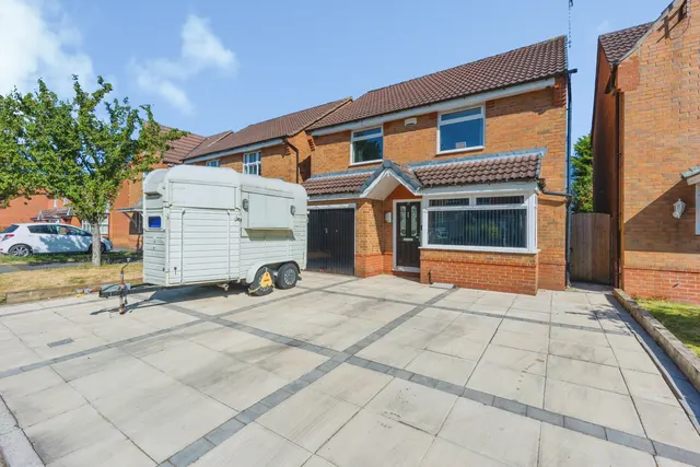 Pintail Avenue, Stockport, SK3, photo 1