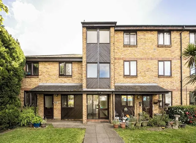 St. Stephens Road, Hounslow, TW3, photo 1