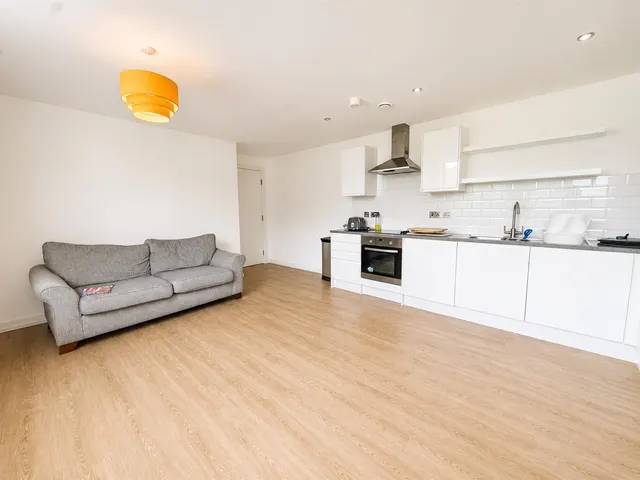 Ashton Lane, Sale, M33, photo 2