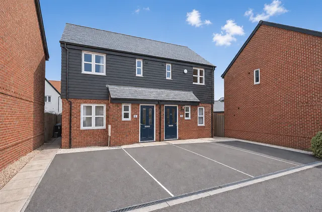 Little Green, Waterlooville, PO7 6GB, photo 1