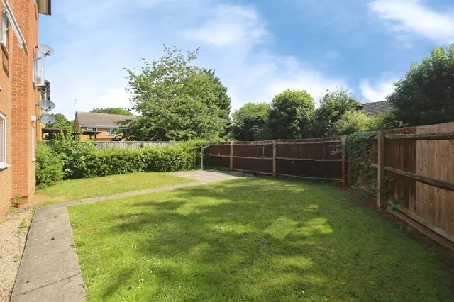 Photo 3 — Flamborough Close, Woodston, Peterborough