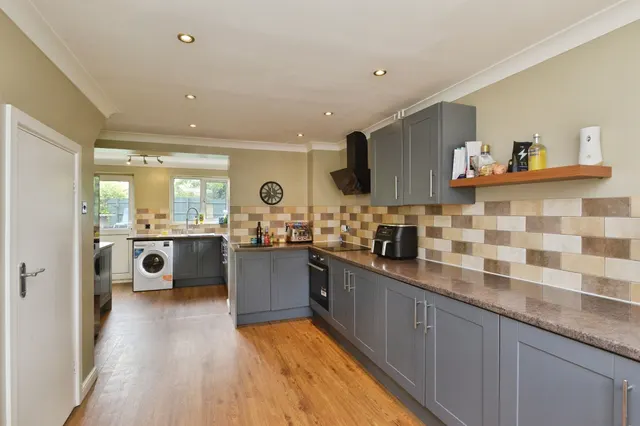 Morebath Grove, Furzton, MK4, photo 3