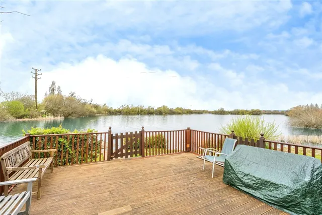 Vinnetrow Road, Runcton, PO20, photo 1