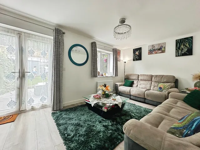 Photo 2 — Withers Walk, Blackwater, Camberley, Hampshire, GU17 9FQ