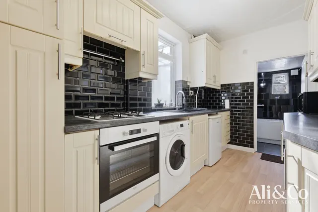 Photo 2 — Kent Road, Grays, Essex, RM17 6DE