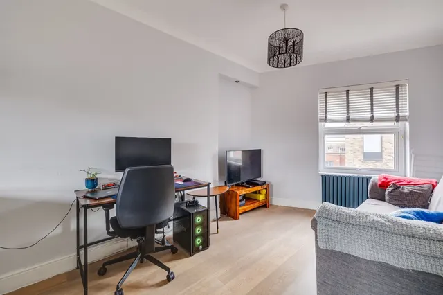 Lillie Road, Fulham, SW6, photo 1