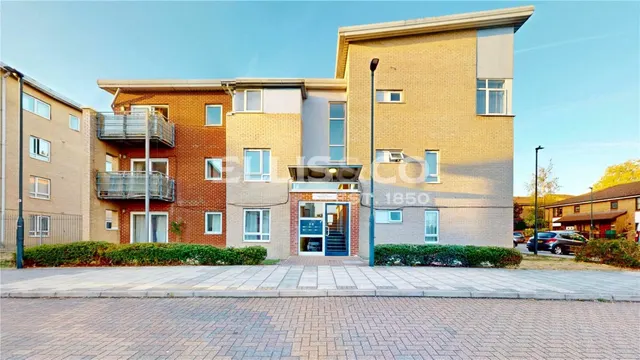 Wellspring Crescent, Wembley, HA9, photo 1