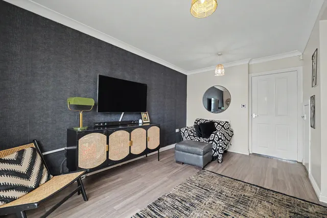 Photo 3 — Pebblebrook Way, Bedworth, CV12