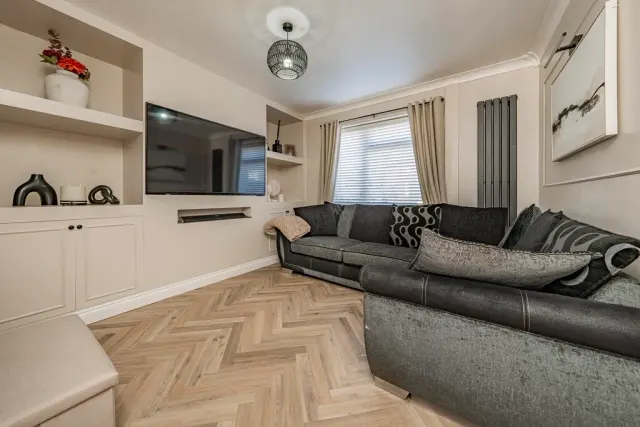 Jubilee Road, Downley, photo 3