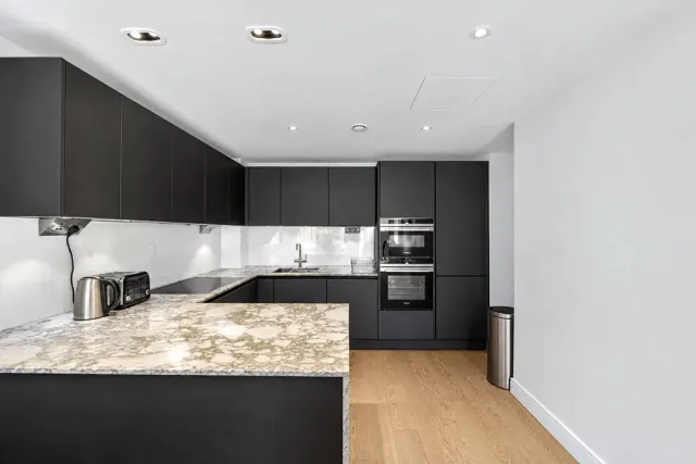 Thurstan Street, Imperial Wharf, SW6, photo 3