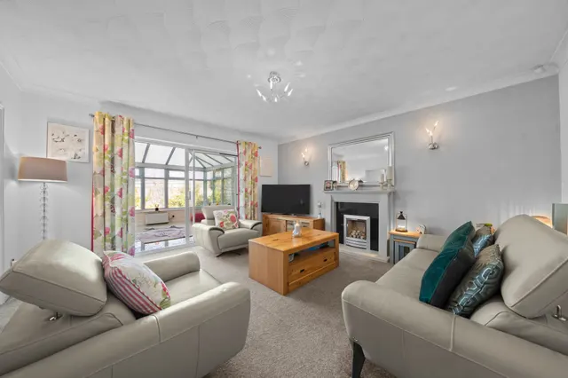 Photo 2 — Fleming Drive, Ashton-In-Makerfield, Wigan, Wigan, WN4 8TX