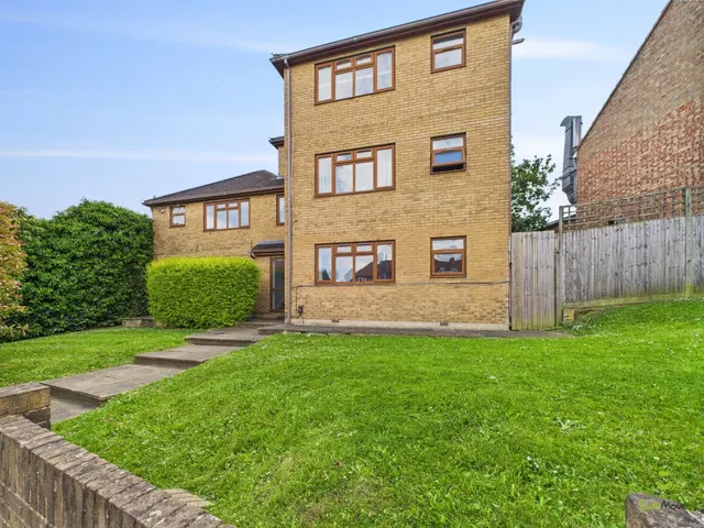 Mayplace Road East, Bexleyheath, DA7, photo 1