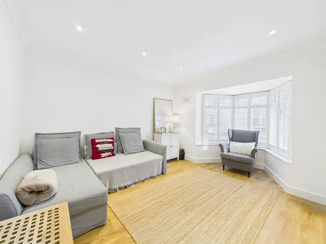Photo 2 — Ashwood Avenue, Uxbridge, UB8 3LT