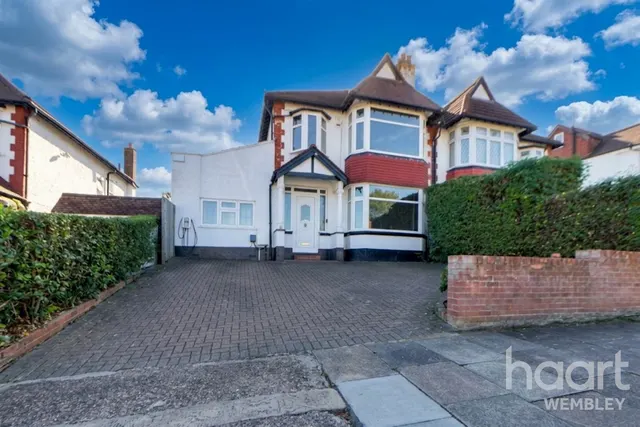 4 bedroom house, Wembley, HA9
