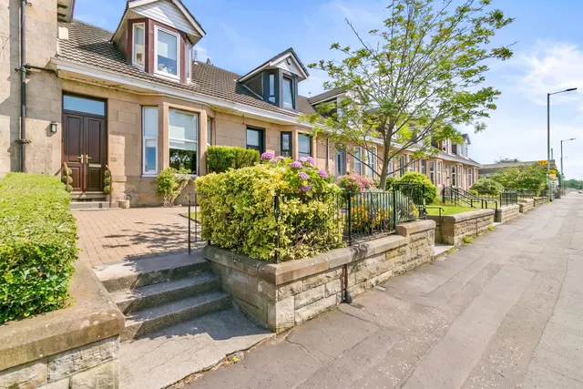 3 bedroom house — Baillieston Road, Sandyhills, Glasgow, G32