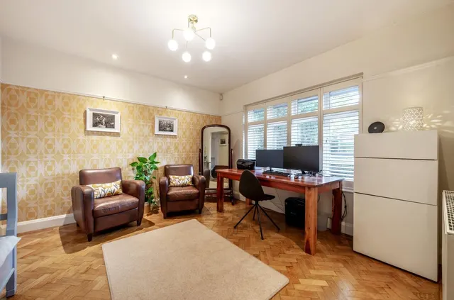 Photo 2 — Chiltern Road, Sutton, SM2 5QU