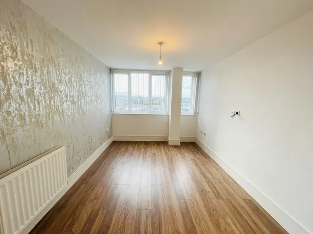 Bartholomew Court, EN8, photo 3