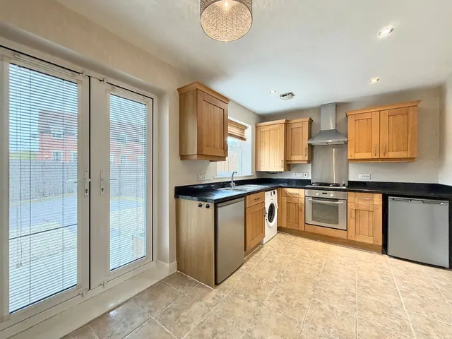 Windhill Rise, Woolley Grange, S75, photo 3