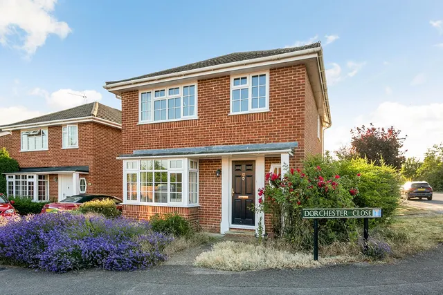 Dorchester Close, Cranbrook Drive, Maidenhead, Berkshire, photo 1