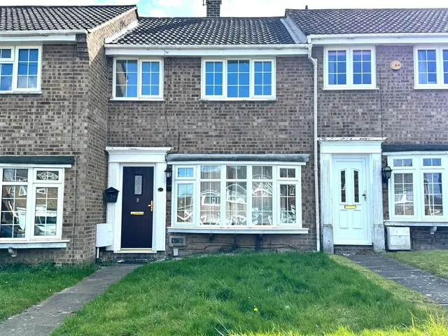 Chester Close, Rochester ME2 2QX, photo 1