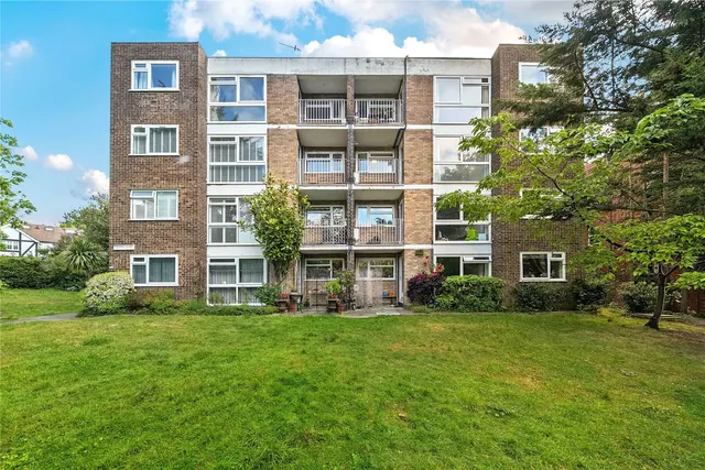 Photo 2 — Beckenham Grove, Bromley, BR2