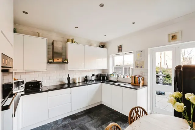 Victoria Road, Brentwood, CM14, photo 2