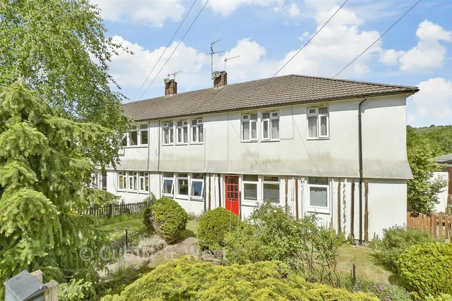 Springfield Road, Westcott, RH4, photo 1