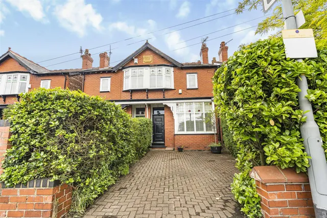 Moss Lane, Bramhall, SK7, photo 3
