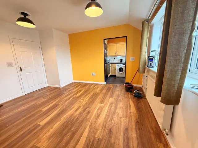 Huron Road, Broxbourne, EN10, photo 3