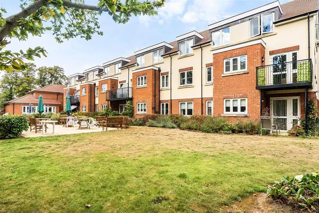 Laindon Road, Billericay, CM12, photo 1