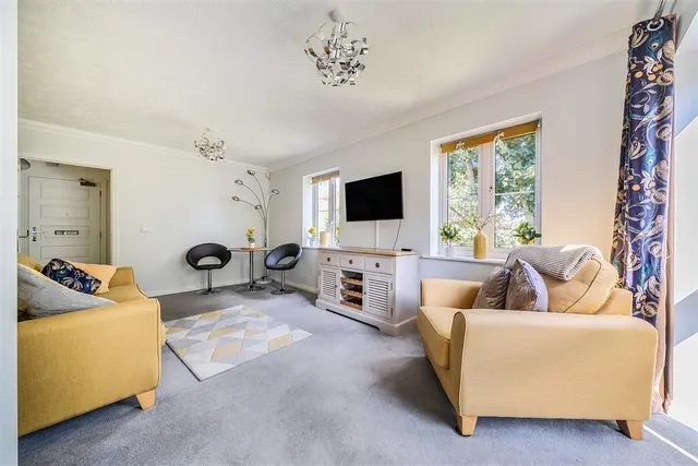 Laindon Road, Billericay, CM12, photo 2