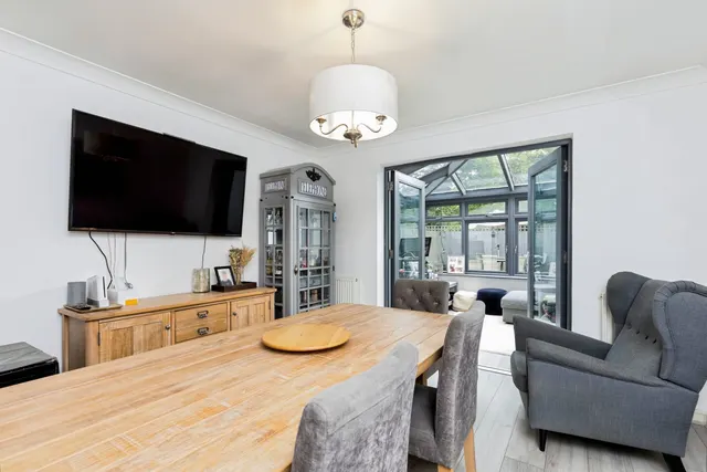 Delrogue Road, Crawley, RH11, photo 2