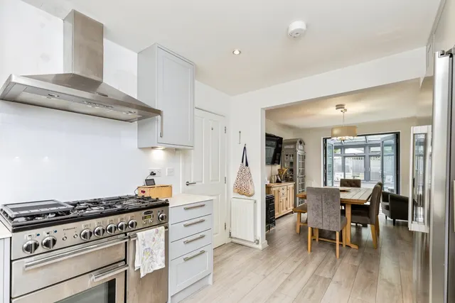 Delrogue Road, Crawley, RH11, photo 3